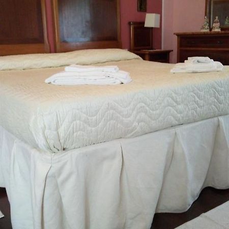 Corte Posta B&B - Parcheggio E Bagno In Camera มานโตวา ภายนอก รูปภาพ