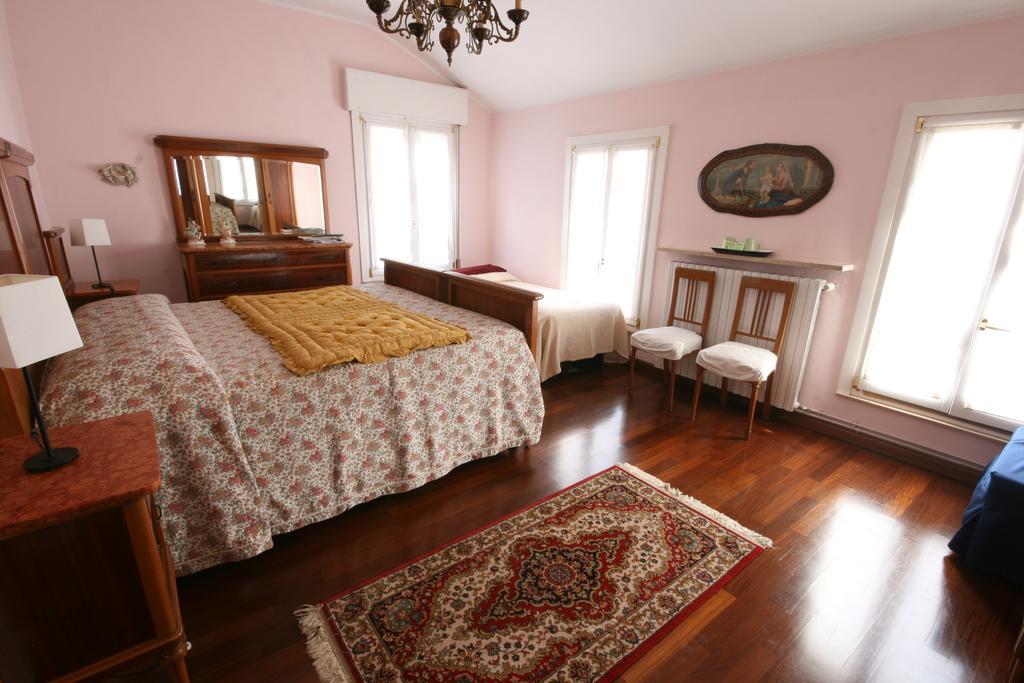 Corte Posta B&B - Parcheggio E Bagno In Camera มานโตวา ห้อง รูปภาพ