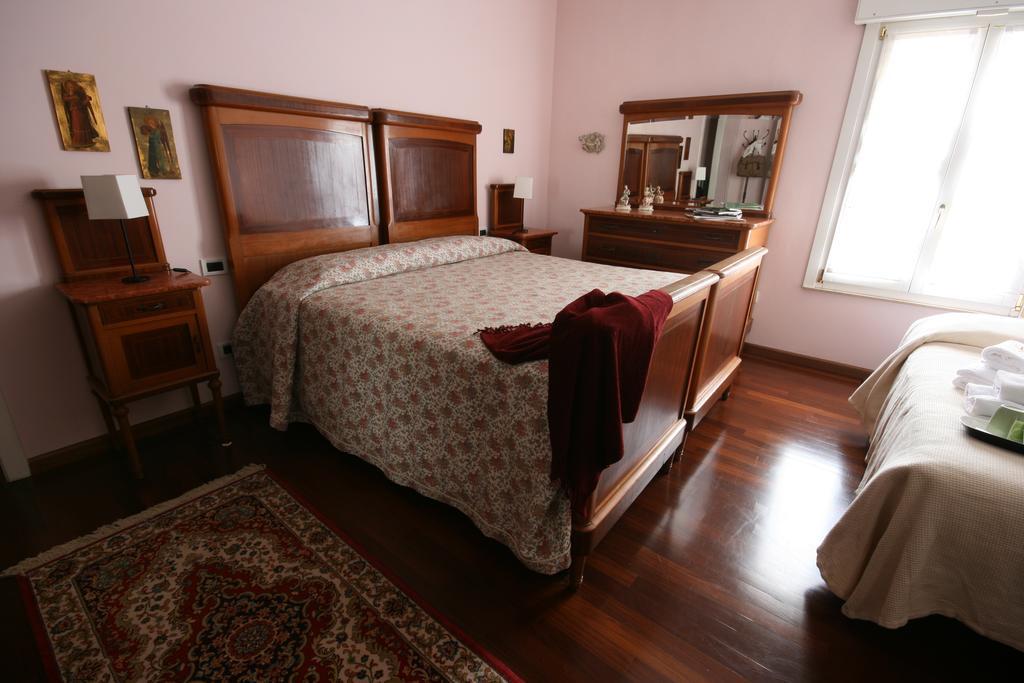 Corte Posta B&B - Parcheggio E Bagno In Camera มานโตวา ห้อง รูปภาพ