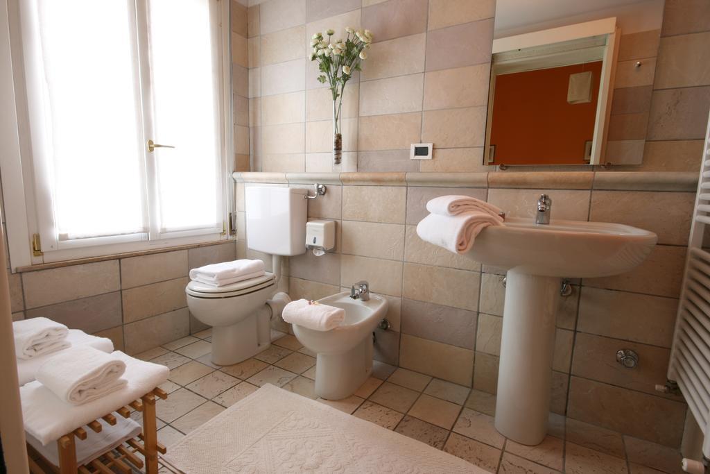 Corte Posta B&B - Parcheggio E Bagno In Camera มานโตวา ภายนอก รูปภาพ