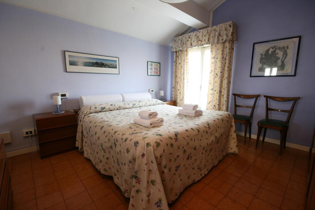 Corte Posta B&B - Parcheggio E Bagno In Camera มานโตวา ห้อง รูปภาพ