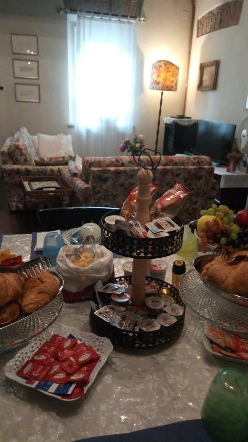 Corte Posta B&B - Parcheggio E Bagno In Camera มานโตวา ภายนอก รูปภาพ