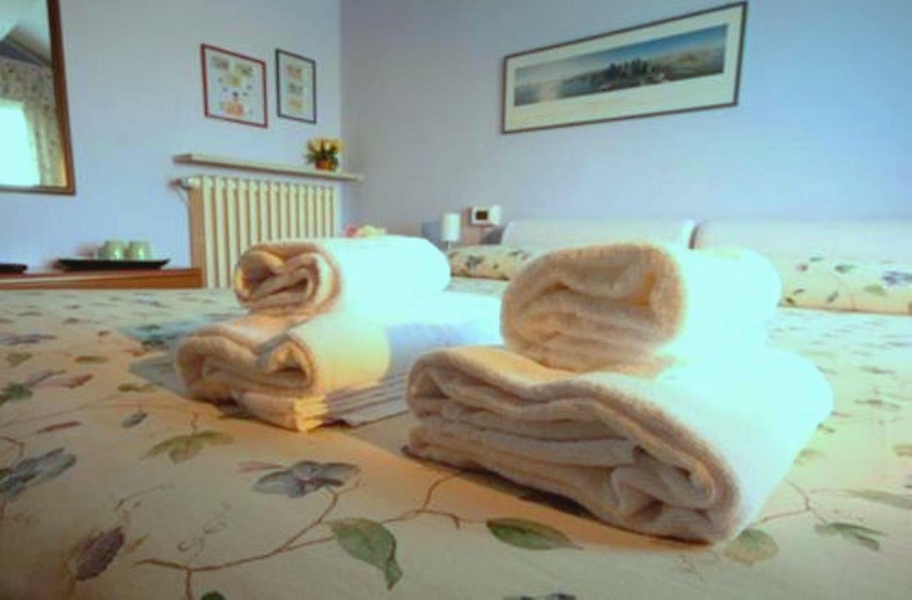 Corte Posta B&B - Parcheggio E Bagno In Camera มานโตวา ภายนอก รูปภาพ